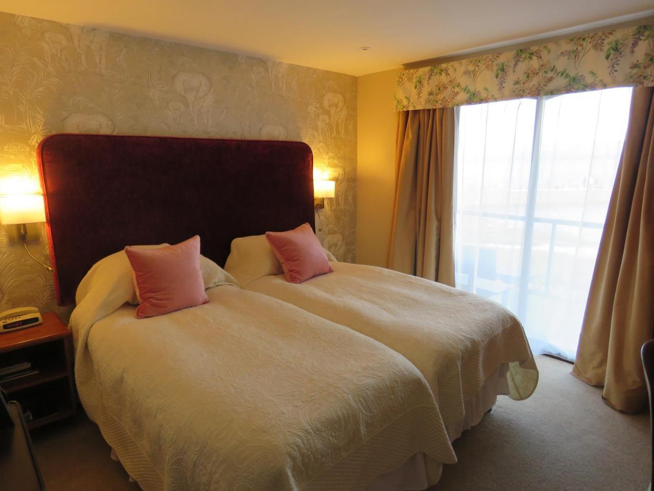 The Bay Horse Hotel And Restaurant Ulverston Exteriör bild